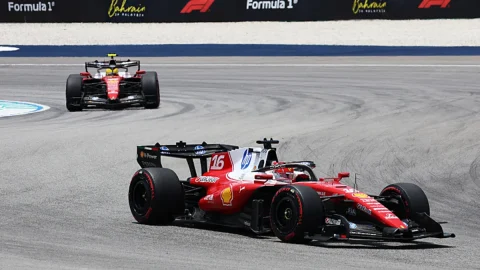 Formula 1 heyecanı Malezya Sepang Pisti’ne taşınıyor